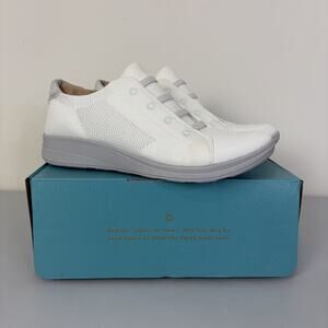 Bzees Women's Golden Knit Slip On Sneakers Shoes Sz 11 White NIB Casual Comfort